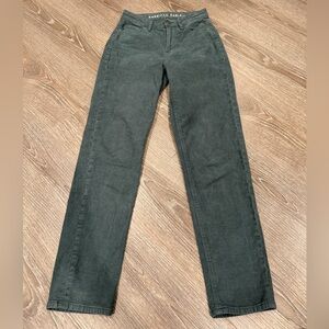 American Eagle Outfitters Green Corduroy Jeans 00